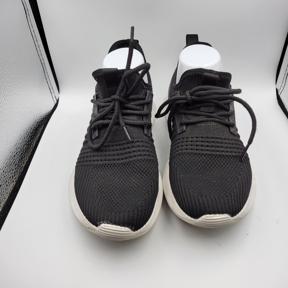 Black Dri-Fit Laced Sneakers with White Soles Sz 8 - Picture 2 of 10